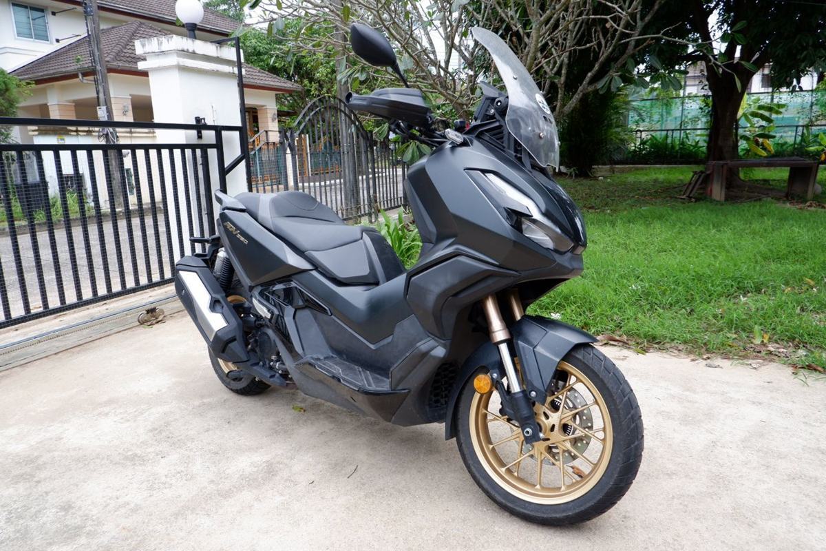 Honda ADV 350 photo 2