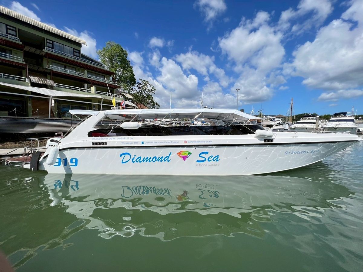 Diamond Sea luxury speedboat