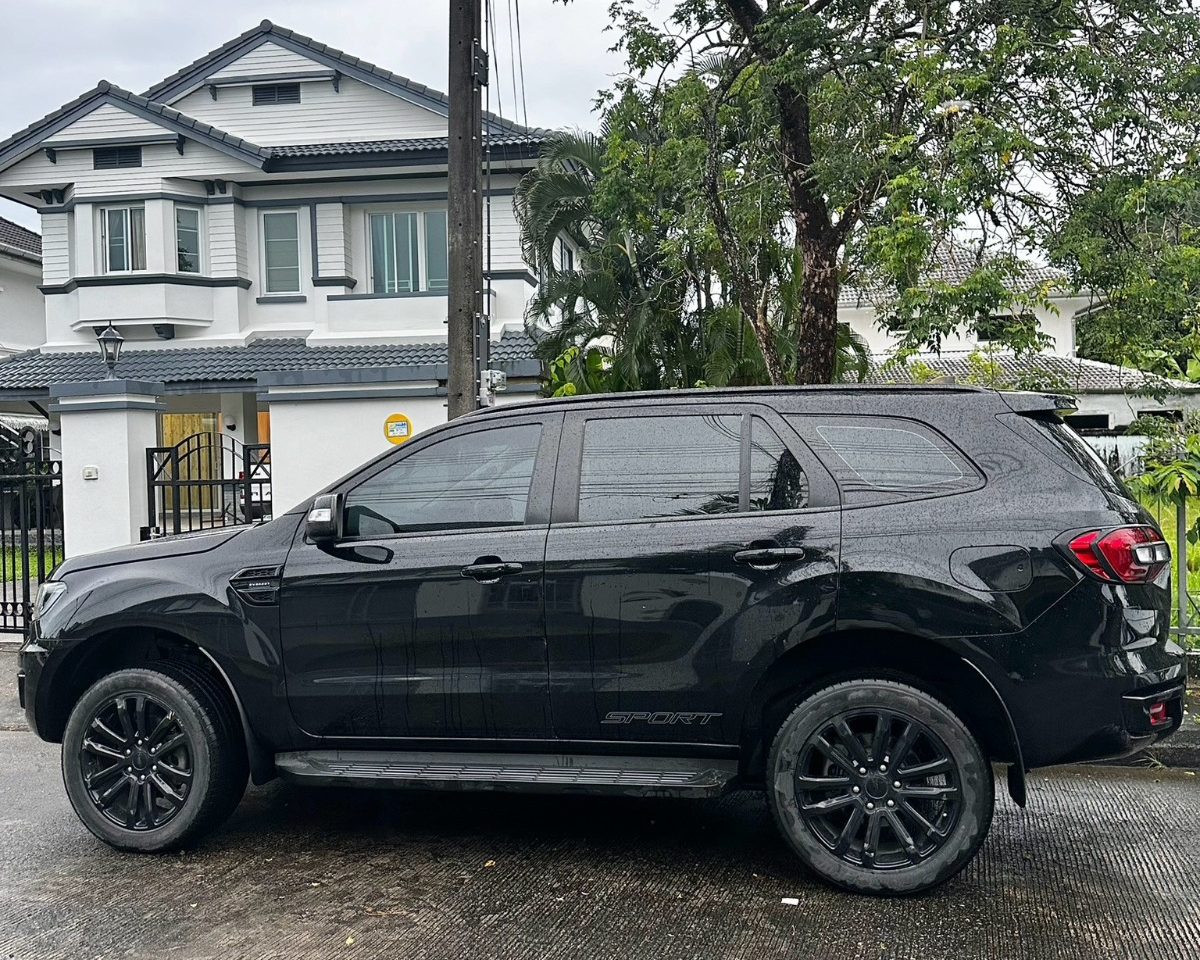 Ford Everest 2021 Sport, вид сбоку