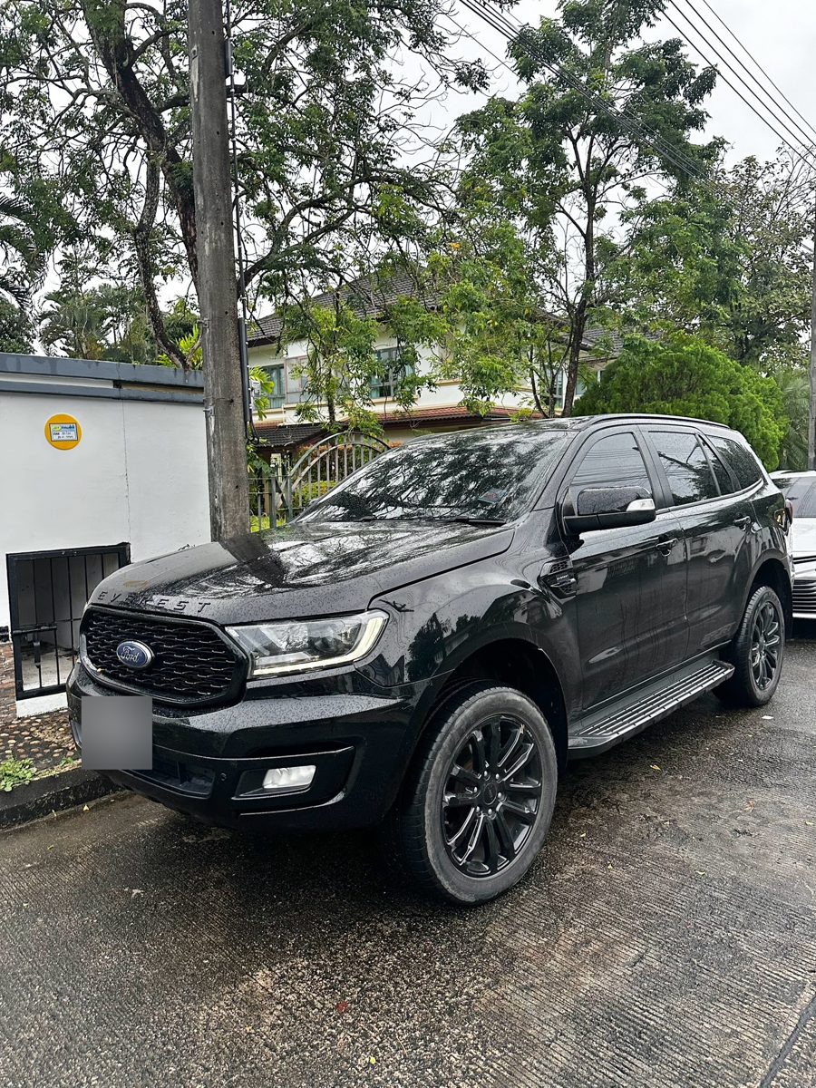 Ford Everest Sport, вид спереди-сбоку, слева