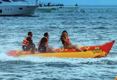 Banana boat (optional extra)