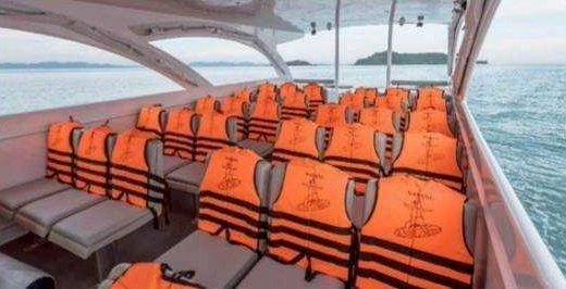 Lexi seats with life jackets
