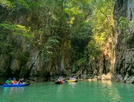 Canoeing at Hong Lagoon