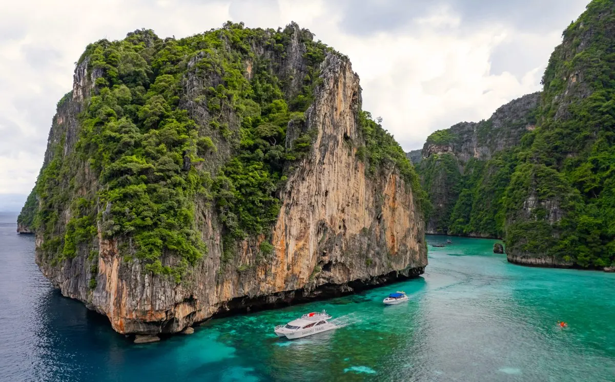 Speedboat entering Pileh Lagoon, Phi Phi Leh