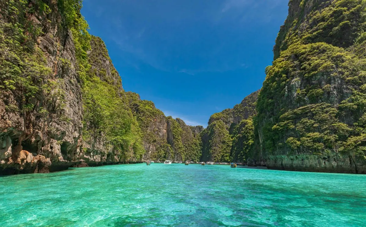 Turquoise water between the cliffs of Pileh Lagoon