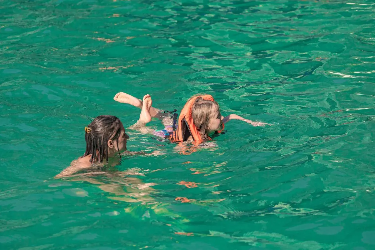 Swimming with the kids in Pileh Lagoon