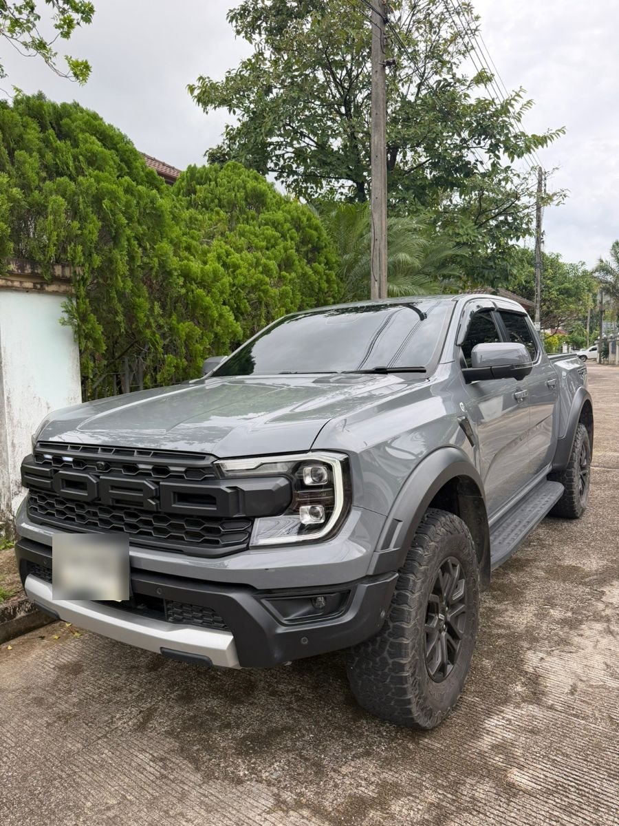 Ford Ranger Raptor, вид спереди-сбоку