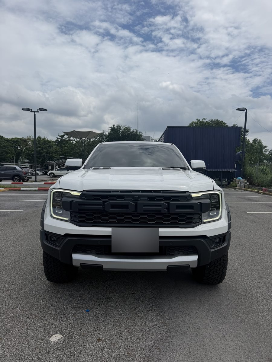 Ford Ranger Raptor белый, вид спереди
