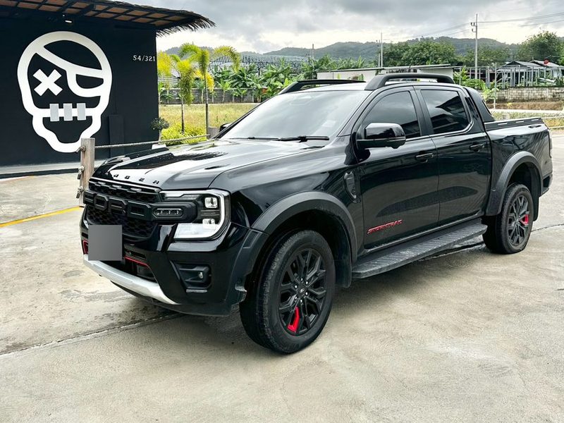Ford Ranger Stormtrak, чёрный, вид спереди-сбоку