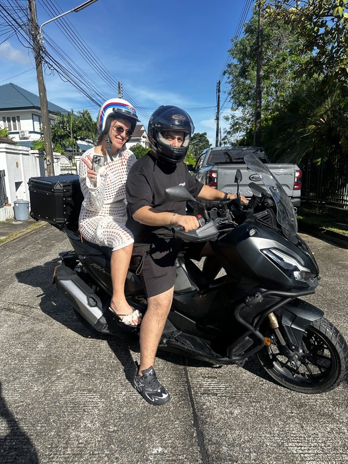 Пара на ADV 350 с кофром — Island Rides Phuket