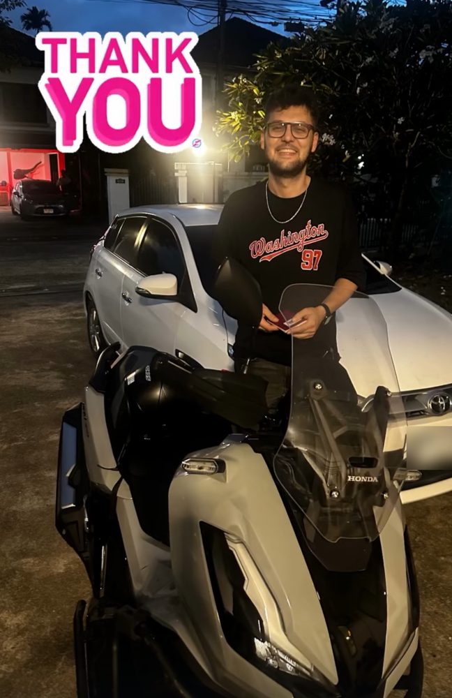 Клиент получает ADV 350 — Island Rides Phuket