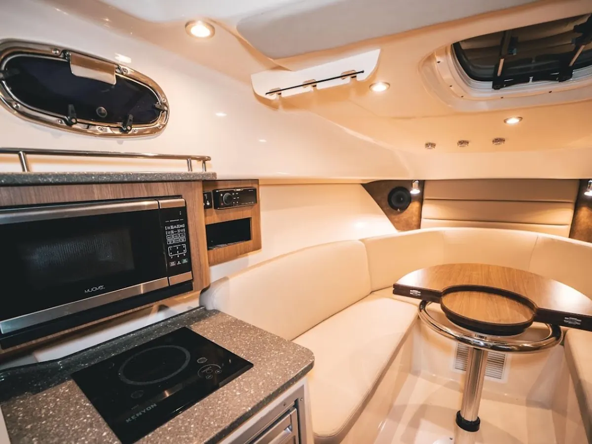 Рыболовная лодка UNI (Boston Whaler), фото 2